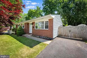 517 Fountain Dr, Linthicum Heights, MD 21090 - Photo 2