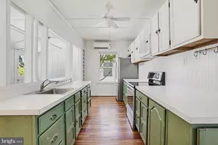 526 James Ave, Tracys Landing, MD 20779 - Photo 12