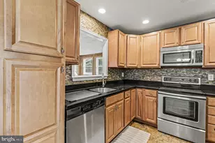218 Virginia Ave, Pasadena, MD 21122 - Photo 10