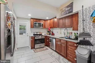 111 3rd Ave, Baltimore, MD 21225 - Photo 8