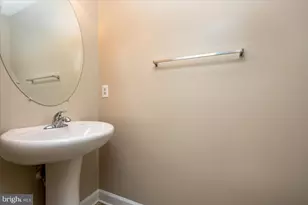 7307 Gardenia Ln, Glen Burnie, MD 21060 - Photo 6