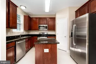 7307 Gardenia Ln, Glen Burnie, MD 21060 - Photo 8