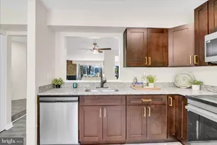 7036 Harbour Village Ct, Annapolis, MD 21403 - Photo 16