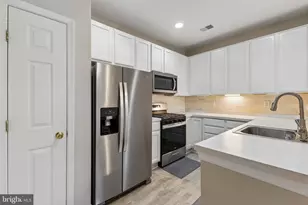 8745 Bright Meadow Ct, Odenton, MD 21113 - Photo 12