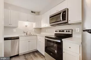 3503 Lochearn Ct, Pasadena, MD 21122 - Photo 2