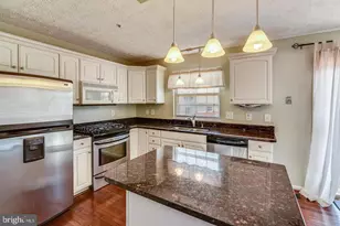 7810 Foxcove Ct, Glen Burnie, MD 21061 - Photo 8