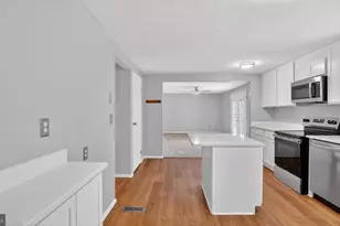 7912 Pepperbox Ln, Pasadena, MD 21122 - Photo 4