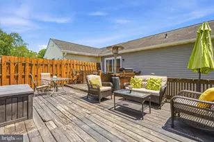 236 Inlet Dr, Pasadena, MD 21122 - Photo 10