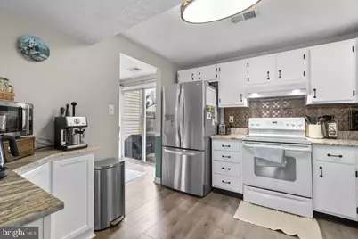 329 Shetlands Lane, Glen Burnie, MD 21061 - Photo 16
