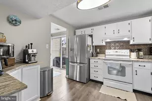 329 Shetlands Ln, Glen Burnie, MD 21061 - Photo 16