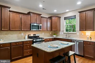 722 Hidden Oak, Glen Burnie, MD 21060 - Photo 2