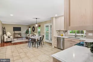 205 Foxridge Ct, Glen Burnie, MD 21061 - Photo 10
