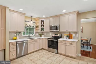 205 Foxridge Ct, Glen Burnie, MD 21061 - Photo 12