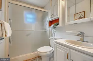675 211th St, Pasadena, MD 21122 - Photo 32