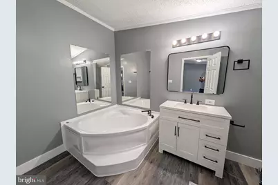 4745 Flanders Lane #H, Harwood, MD 20776 - Photo 6