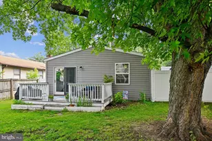 1129 Wharf Dr, Pasadena, MD 21122 - Photo 8