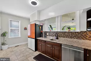 311 Townsend Ave, Baltimore, MD 21225 - Photo 16