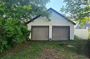 220 Meadow Rd, Pasadena, MD 21122 - Photo 2