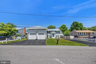 758 208th St, Pasadena, MD 21122 - Photo 2