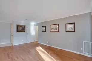 304 Hilltop Ln, Annapolis, MD 21403 - Photo 12