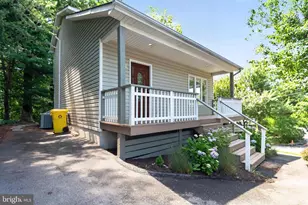 607 Overhill Dr, Edgewater, MD 21037 - Photo 2