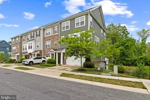 1314 Hawk Hollow Dr, Crofton, MD 21114 - Photo 2