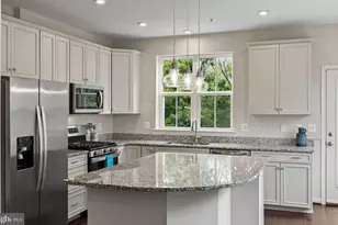 1314 Hawk Hollow Dr, Crofton, MD 21114 - Photo 6