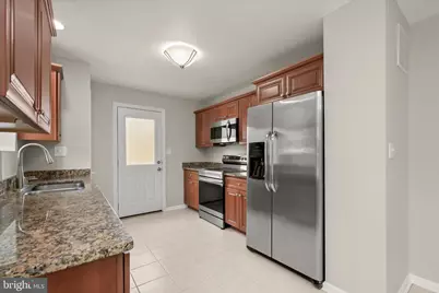 305 Bishop Avenue, Baltimore, MD 21225 - Photo 18