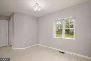 305 Bishop Ave, Baltimore, MD 21225 - Photo 16