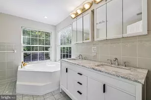 683 Powhatan Beach Rd, Pasadena, MD 21122 - Photo 4
