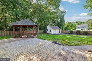 683 Powhatan Beach Rd, Pasadena, MD 21122 - Photo 6