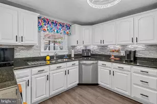 7915 Kings Bench Pl, Pasadena, MD 21122 - Photo 10
