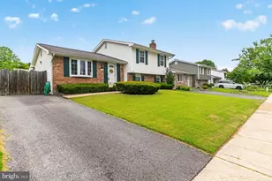 7915 Kings Bench Pl, Pasadena, MD 21122 - Photo 2