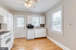 113 W Hilltop Rd, Baltimore, MD 21225 - Photo 10