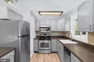 1000 Lakeview Ln, Annapolis, MD 21409 - Photo 8