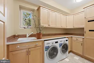 2292 Lake Dr, Pasadena, MD 21122 - Photo 14