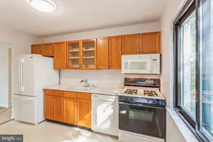 613 Oakland Hills Ct, Arnold, MD 21012 - Photo 8