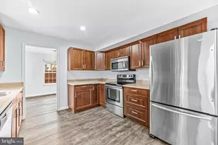 2460 Yarmouth Ln, Crofton, MD 21114 - Photo 10