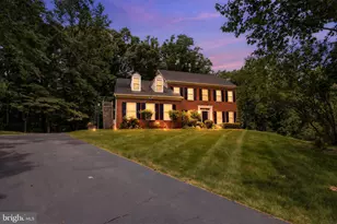 2002 Gresham Ln, Davidsonville, MD 21035 - Photo 2