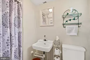 278 Hillsmere Dr, Annapolis, MD 21403 - Photo 24