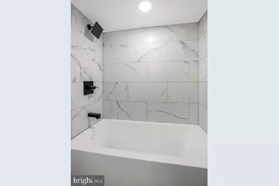 906 Hammonds Lane, Baltimore, MD 21225 - Photo 4