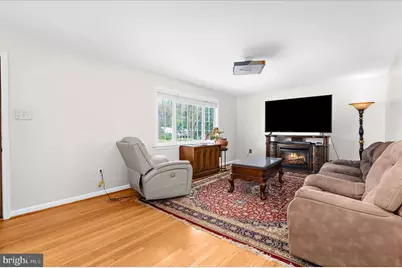 949 Oakdale Circle, Millersville, MD 21108 - Photo 6