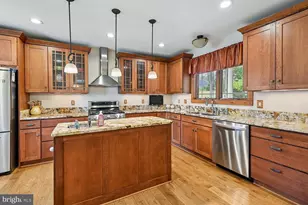 319 6th Ave NE, Glen Burnie, MD 21060 - Photo 14