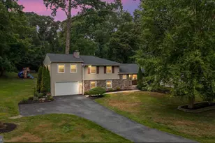 1134 Valley Dr, Pasadena, MD 21122 - Photo 2
