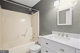 560 Elizabeth Ln, Glen Burnie, MD 21061 - Photo 16