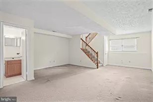 560 Elizabeth Ln, Glen Burnie, MD 21061 - Photo 18