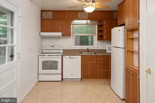 410 Walnut Dr, Annapolis, MD 21403 - Photo 8