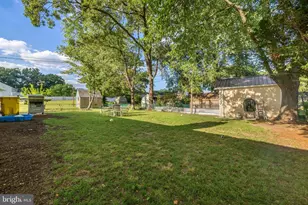 8259 Spring Knoll Dr, Pasadena, MD 21122 - Photo 20