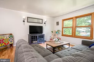 1710 Fallsway Dr, Crofton, MD 21114 - Photo 6