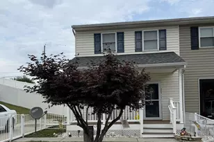 830 Bentwillow Dr, Glen Burnie, MD 21061 - Photo 1